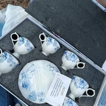 İki Kez Yanlış Renkli Fincan Takımı Gönderildi, Doğru Ürün Teslimatı Bekliyorum