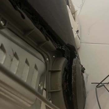 Samsung Kurutma Makinesinin İzolasyon Malzemesi Eridi, Güvenlik Riski Oluştu
