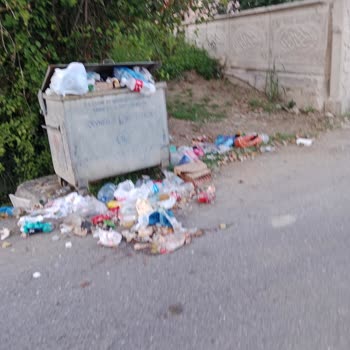 Pembeciler Köyünde Çöp Birikimi, Kesintisiz Koku Ve Sağlık Riski