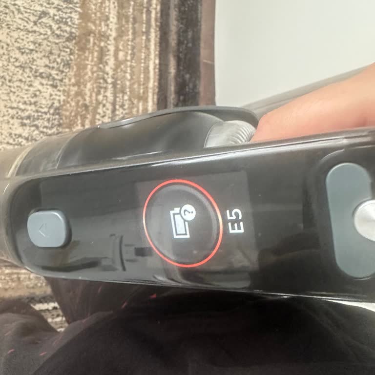 Philips 9000 Dikey Süpürge Sürekli E5 Hatası Veriyor Ve Kapanıyor
