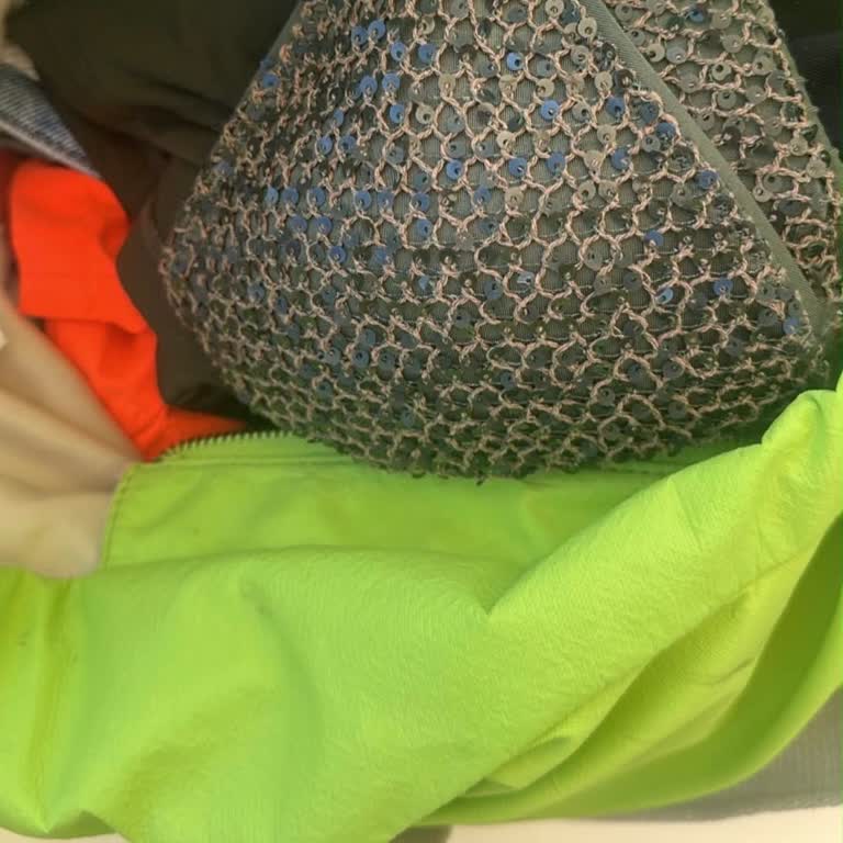 Tek Kullanımda Renk Solan Bikini Üstü Ve Yanlış Fiyat Etiketi