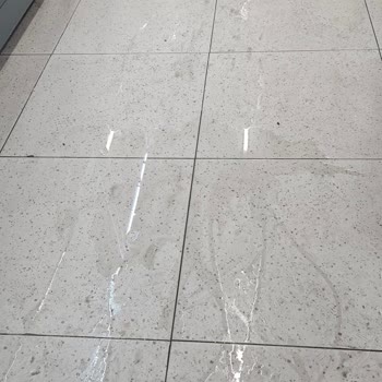 İstanbul Soğanlık Şubesinde Su Birikintisi Çocuğumu Düşürdü, Personel Umursamaz Davrandı