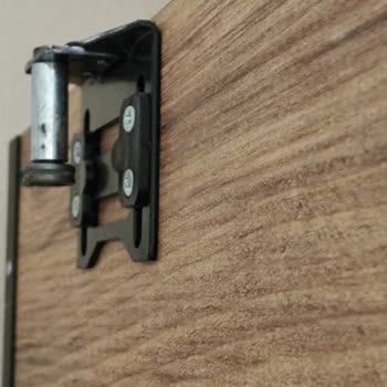 Evmoda'da Satış Sonrası Destek Yok: Gardırop Kapak Tekerleği Yedek Parça Talebi Cevapsız