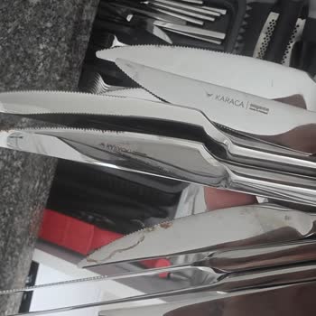 Karaca Paslanmaz Çelik Olarak Satılan Setin Bulaşık Makinesinde Hızlı Paslanması
