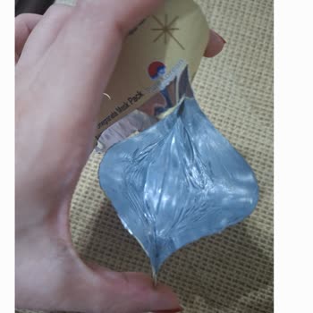 Pure Korean Gratis Yüz Maskesinde Kağıt Bölümü Eksik