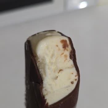 Yüksek Fiyatlı Magnum Mini Dondurmanın Pütürlü Yapısı Ve Kötü Tadı Sağlık Korkusu