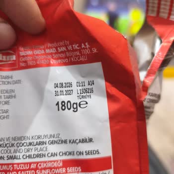 Sağlık Tehdidi Oluşturan Bozulmuş Tadım Ay Çekirdeği Ürününde Küf Kokusu Ve Acı Tat