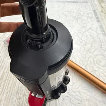 Dyson V16 Başlığı Aniden Kırıldı, Garanti Kapsamında Değişim İstiyorum