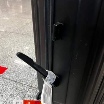 Kırık Valiz İçin Tazminat Reddi Ve Değersiz Muamele