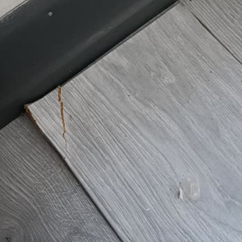 Ayıplı Daire Teslimi Boşluklu Parkeler Sabit Olmayan Klozet Ve Eksik Su Ve Gaz