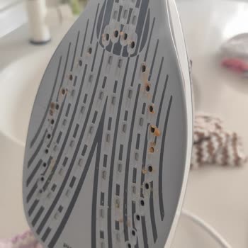 Yeni Alınan Philips Ütüsünde Kireç Ve Pas Lekesi Garantide Kapsam Dışı