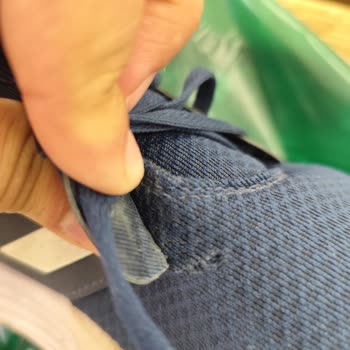 Deichmann Ayakkabısında Bağcık Altı Kumaş Yırtılması Ve Ciddiyetsiz İnceleme