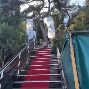 Beltur Büyükada Plajı’nda Sıcak İçecek Büfesinin Yüksek Konumu Müşteri Güvenliğini Tehlikeye Atıyor