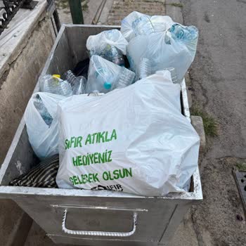 Maltepe Küçükyalı’da Depozitolu Şişe Geri Dönüşüm Makineleri Sürekli Arızalı Ve Yetersiz
