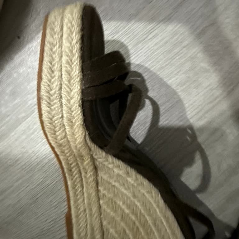 Pérdida de sandalia en cabina de Stradivarius, solicito revisión de cámaras