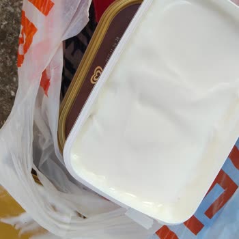 Kurye Zil Çalmadan Kapıya Bıraktı, Dondurmalar Eridi Ve İade İşlemi Çözümsüz