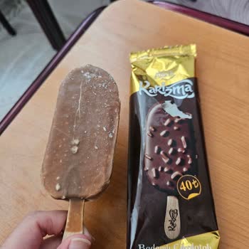 Bademli Dondurma Etiketi Yanıltıcı: İçinde Badem Yok