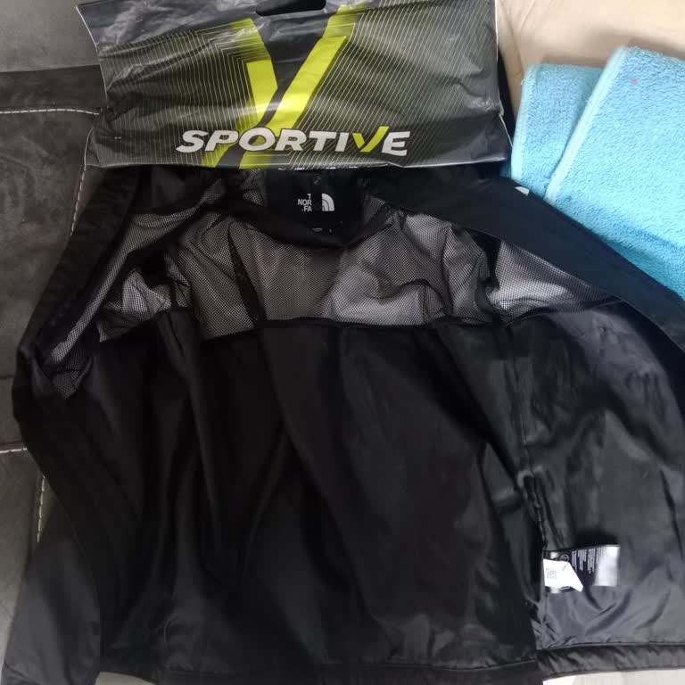 İç Poları Olmayan The North Face Montu İçin Değişim Talebi