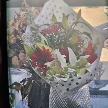 Gösterişli Kırmızı Gül Buketi Ve Ayıcık Yerine Ucuz Ürünler Gönderildi