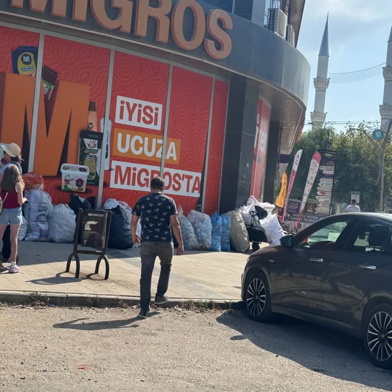 Migros’ta Çöp Dolu Ortam: Kirli Pet Şişeler Ve Hijyen Sorunu