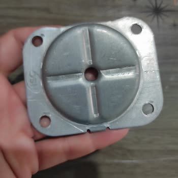 Eksik Sandalye Parçası Ve Cevapsız Telefon Desteği