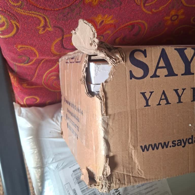 PTT Kargo’dan Açılmış Ve Hasarlı Kitap Paketi Teslimatı