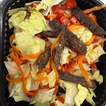 Kalitesiz Biftekli Salata Sızıntı Yaptı, İade Talebi Yanıtlanmadı