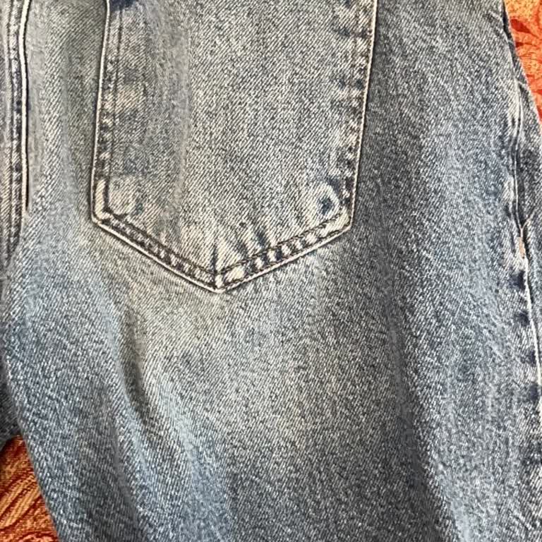 Mavi Kot Pantolonun Renk Değişimi Ve Yenisi Talebi