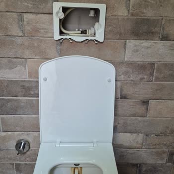 Yanıltıcı Fotoğraflar Ve Kirli, Tehlikeli Odada Konaklama