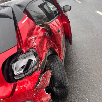 Airbag Açılmadı: Citroen C3 Shine Kazada Şiddetli Hasar Ve Güvenlik Endişesi