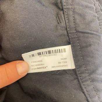 Zara Ürünlerinde Kalitesizliğin Yüzünden Hızla Yırtılan Pantolon Ve Ayakkabılar