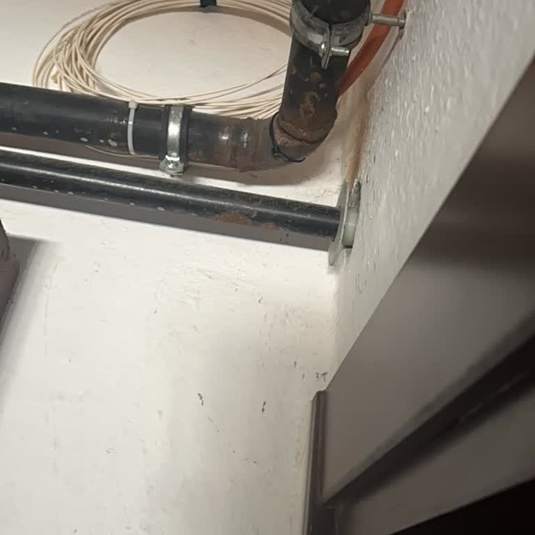 Fiber Kablosu Kapı Önünde Getirildiği Halde Bağlantı Yapılmadı Ve Elektrikçi Talep Edildi