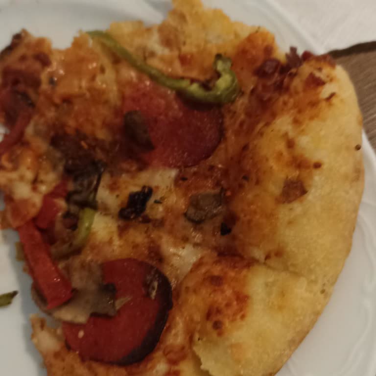 Geciken Ve Soğuk Pizza İçin Yüksek Ücret Ve Yetersiz Telafi