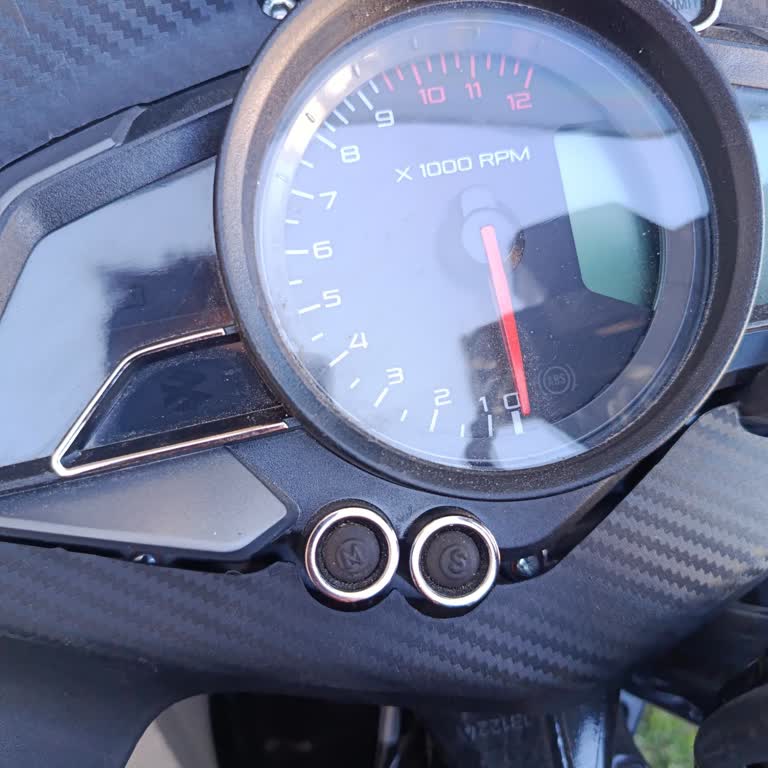 Montaj Hatası Nedeniyle Yüksek Vızırtı Ve Kıvılcım Üreten Bajaj RS200 Motosikletinde Güvenlik Riski