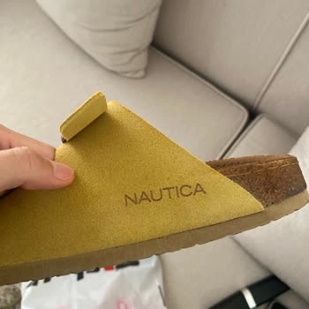 Nautica Bantlı Terlikte Renk Değişimi Ve Kısa Sürede Paslanan Metal Toka