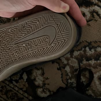Nike Ayakkabısında Üretim Hatası Nedeniyle İade Talebi