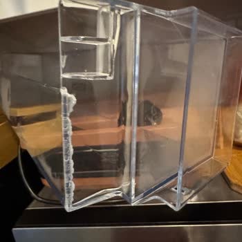 Kırık İç Şişe Kapağı Teslim Edildi, Şirket Ve DHL Sorumluluk Almıyor