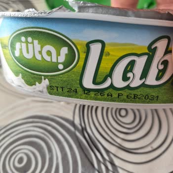 Sütaş Labne Peynirinde Küf Görülmesi Tüketici Sağlığına Tehdit