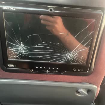 Lüks Erova Turizm Kirli Ve Sıkışık Otobüste Kırık TV Ve Gürültülü Yolcular