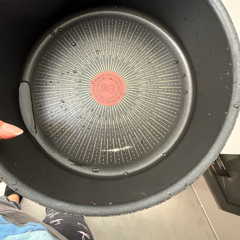 Özenli Kullanıma Rağmen Tefal Setinde Kaplama Bozulması