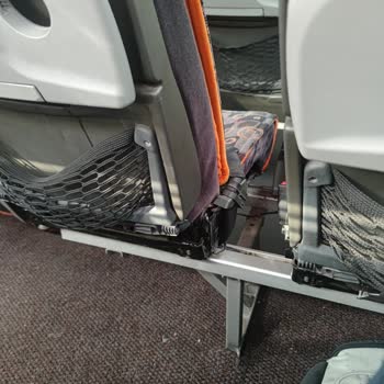 Metro Turizm 2+1 Bileti İçin 2+2 Otobüs, Kırık Emniyet Kemerleri Ve Hijyen Sorunları