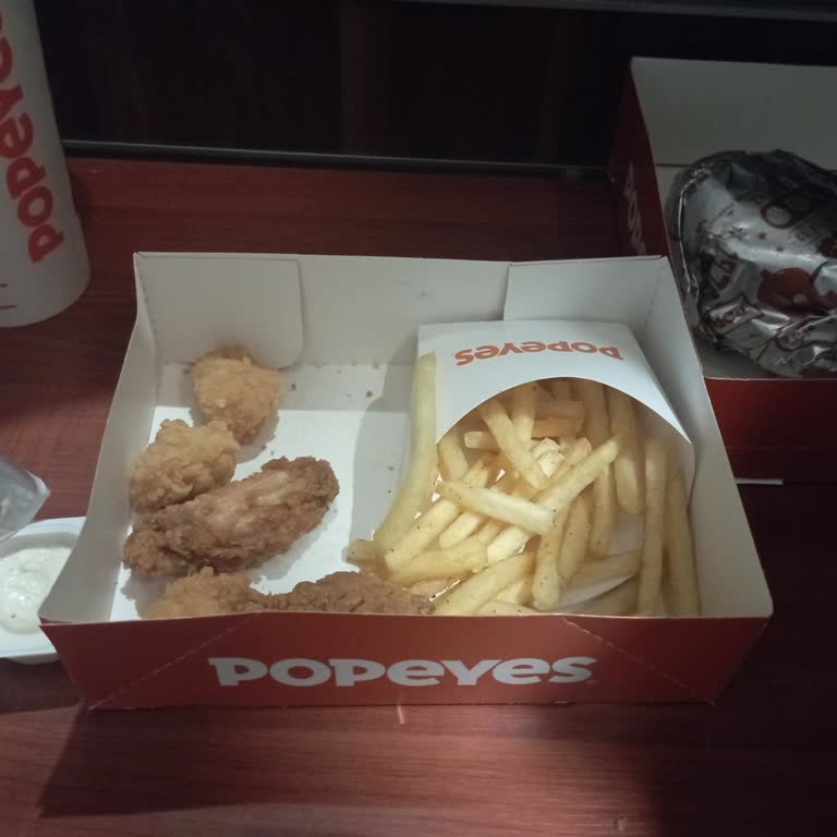Popeyes’te Soğuk Ve Eksik Sipariş, Kanat Ve Chipotle Sosu Yok