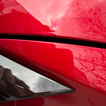 Fabrika Boya Hatası Nedeniyle Boyası Döken Sıfır Kilometre Renault Clio Şikayeti