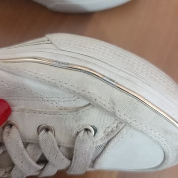 Skechers Ayakkabılarım Kısa Sürede Renk Atması Ve Yırtılma Yaşadı Hayal Kırıklığı