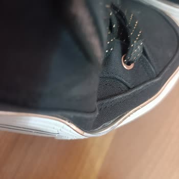 Skechers Ayakkabılarım Kısa Sürede Renk Atması Ve Yırtılma Yaşadı Hayal Kırıklığı