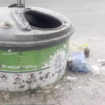Konya Selçuklu Belediyesi Turgut Reis Caddesindeki Asla Temizlenmeyen Çöpler Ve Camlar