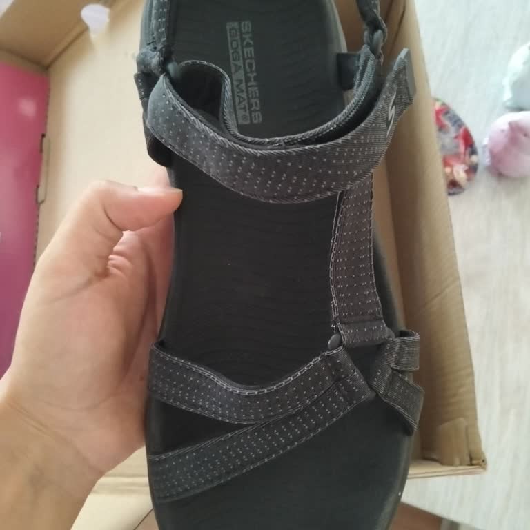 Skechers Sandalet Boya Bıraktı Ve Hemen Gevşedi, İade Talebim Reddedildi