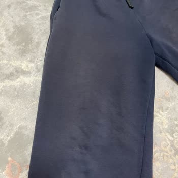 Mavi Eşofman Altındaki Hızlı Tüylenme, Erime Ve Renk Atması Şikayeti