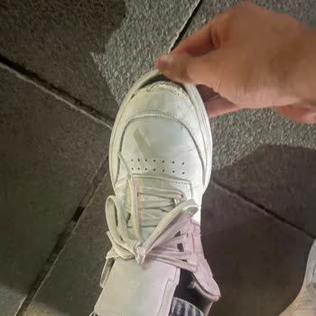 Üç Ayda Yırtılan Adidas Sneaker İçin Ürün Ayıplı Ve İade Talebi