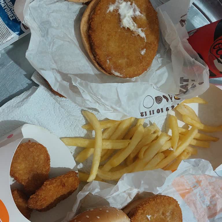 Burger King Şubesinde 100 Dakikalık Bekleme Ve Gıda Güvenliği İhlali